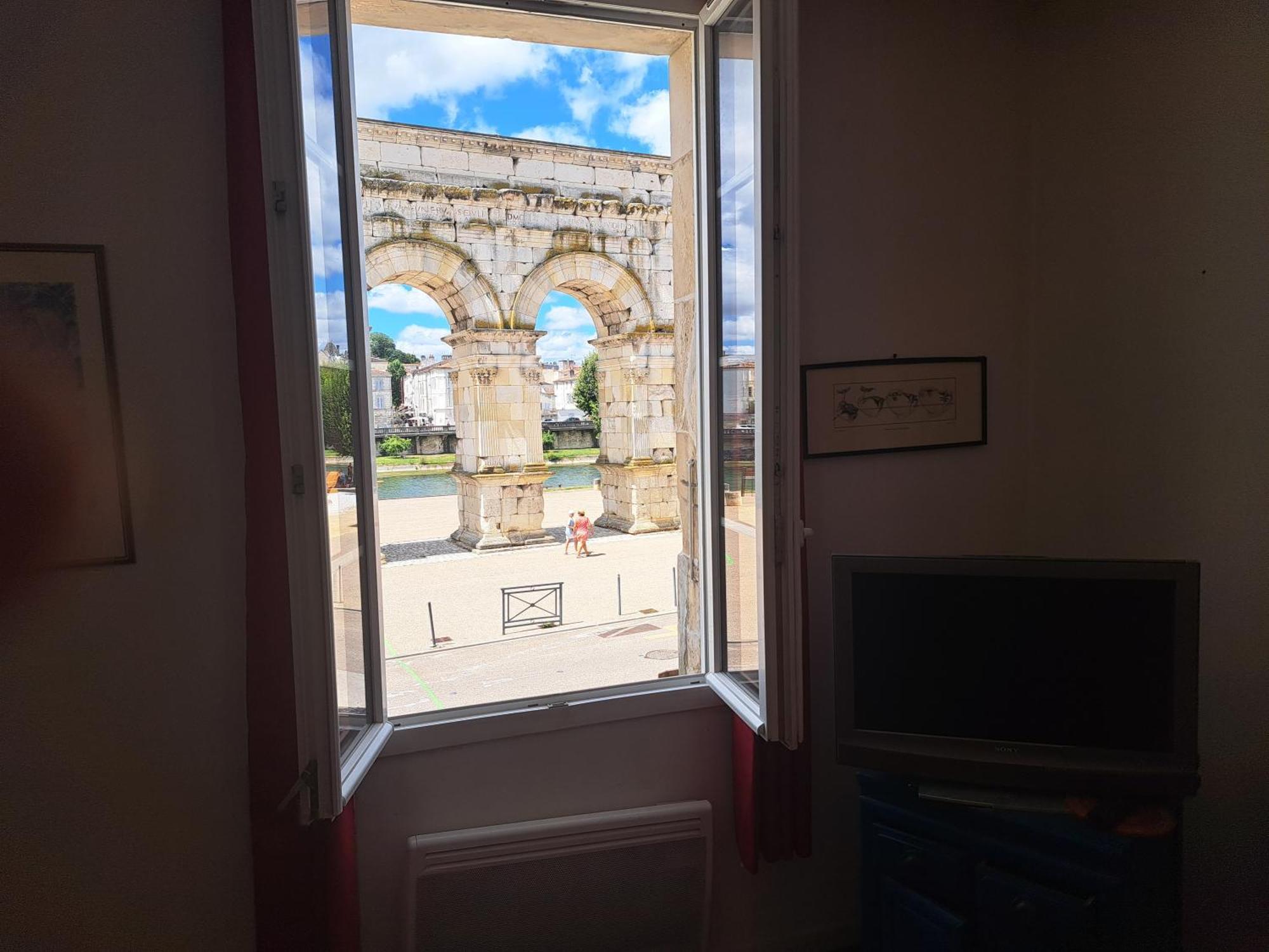 Appartement Vue Panoramique Sur Le Vieux Saintes Bagian luar foto
